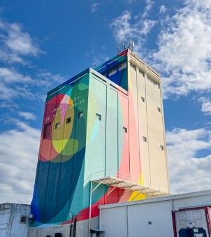 Pinturas Popular pone el color en el mural SOMOS